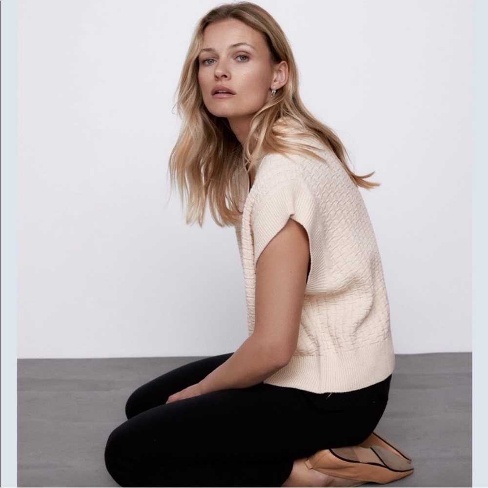 Zara Knit Polo Collared Vest Ecru Small Boxy Fit - Picture 3 of 12